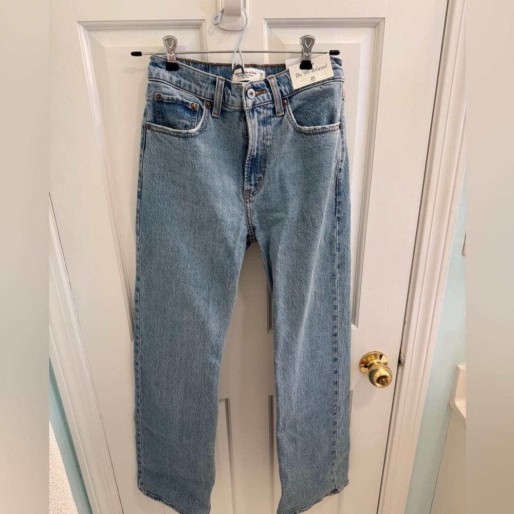 Abercrombie & Fitch High Rise 90s Relaxed Jeans 25S - Picture 2 of 3
